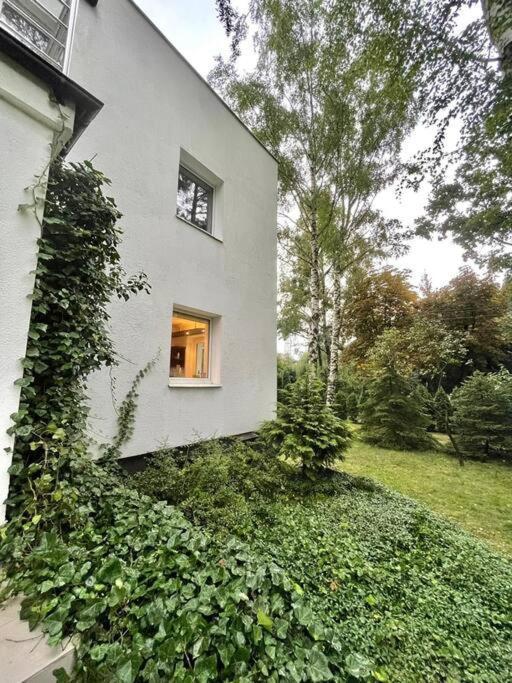 Beautiful Villa With Garden In Milanowek Kültér fotó